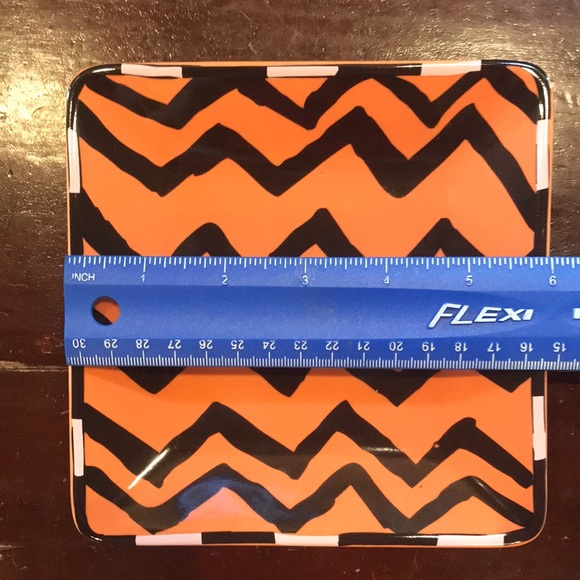 Set of 3 Small Stoneware Plates - Picture 8 of 10